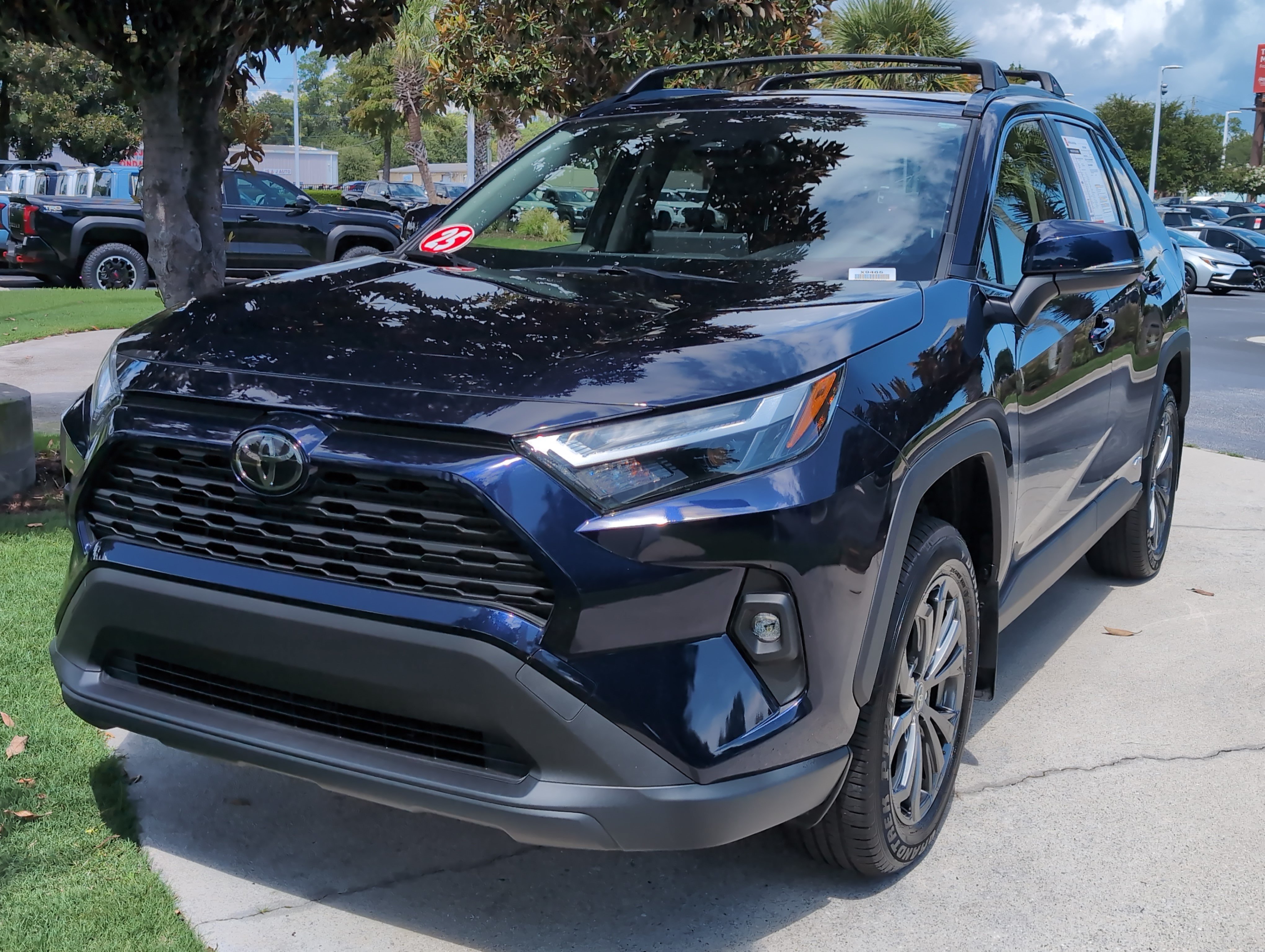 Used 2025 Toyota RAV4 XLE Premium w/ Weather Package AWD/4WD image 5