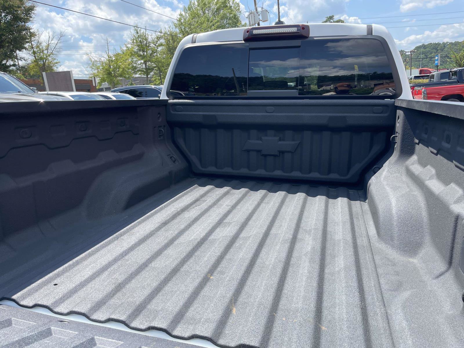 Used 2025 Chevrolet Colorado Trail Boss AWD/4WD image 28