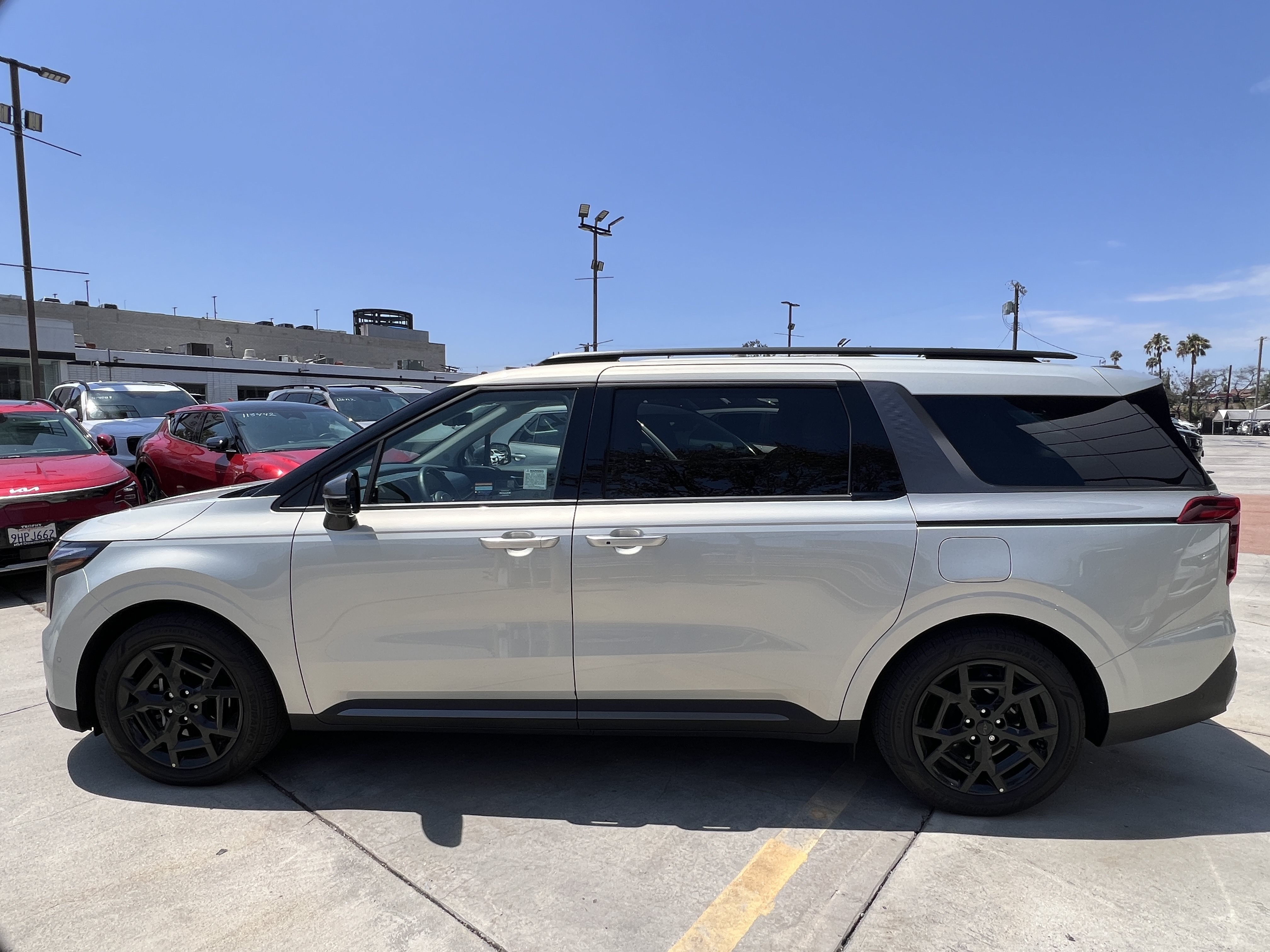 Certified 2026 Kia Carnival SX Prestige FWD image 3