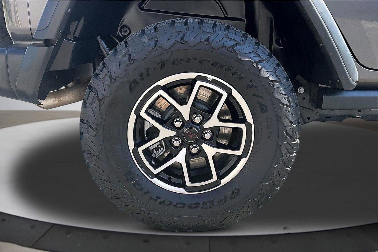 Certified 2025 Jeep Wrangler Unlimited Rubicon AWD/4WD image 35