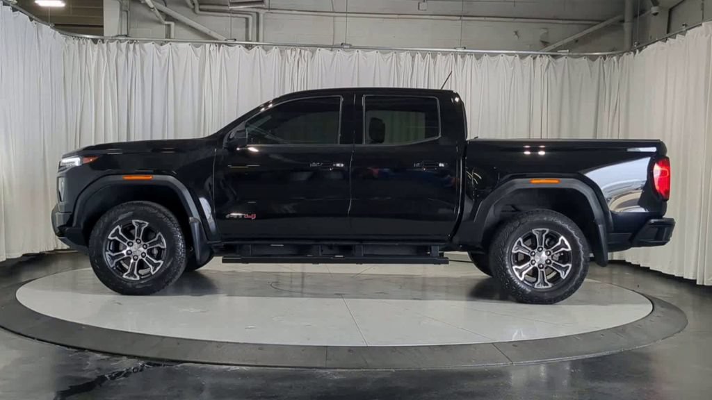 Used 2023 GMC Canyon AT4 w/ AT4 Premium Package AWD/4WD image 6