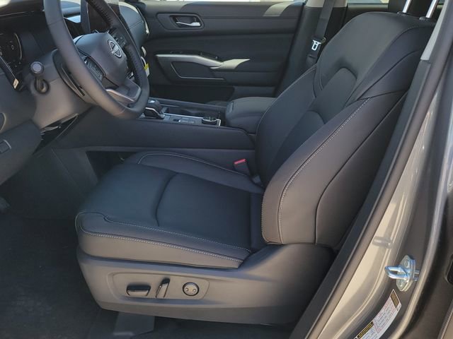 New 2026 Nissan Pathfinder SL image 6