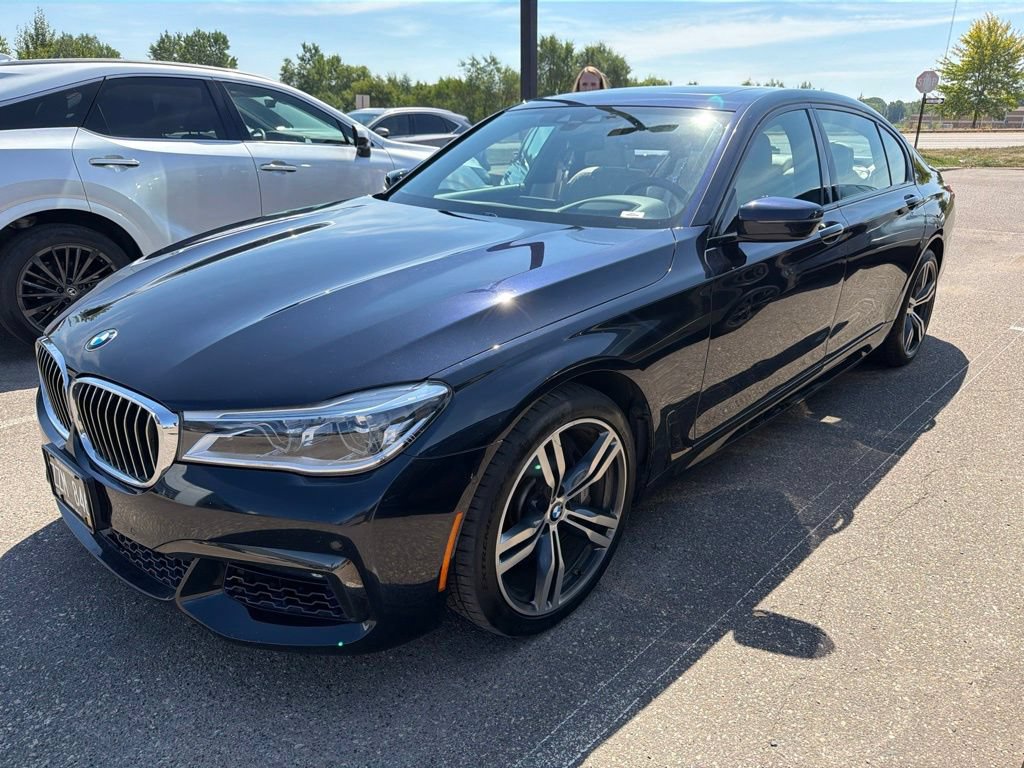 Used 2016 BMW 750i xDrive AWD/4WD image 4