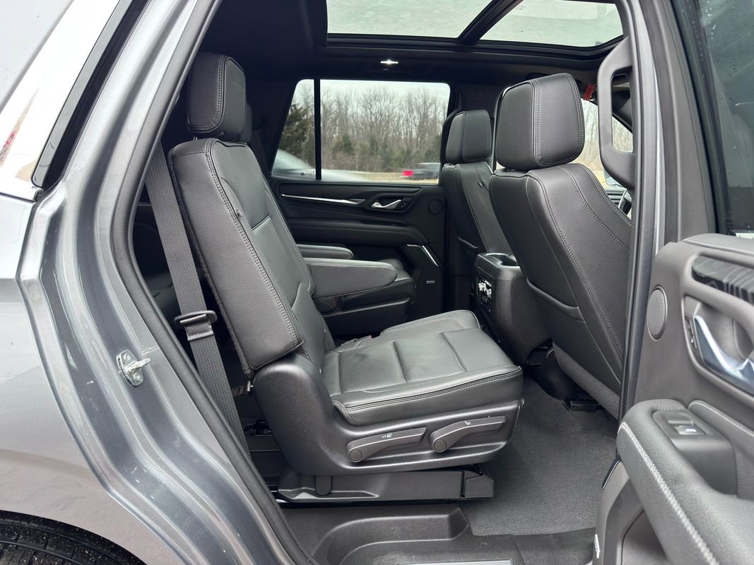 Used 2022 GMC Yukon Denali w/ Denali Premium Package image 39
