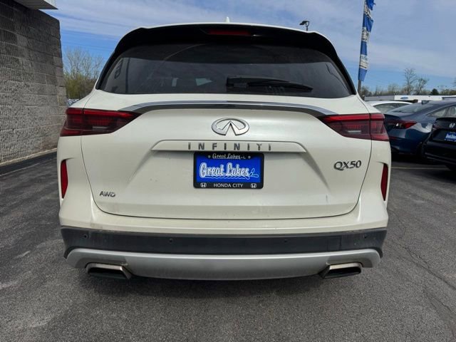 Used 2019 INFINITI QX50 Essential w/ Premium Heat Package AWD/4WD image 3