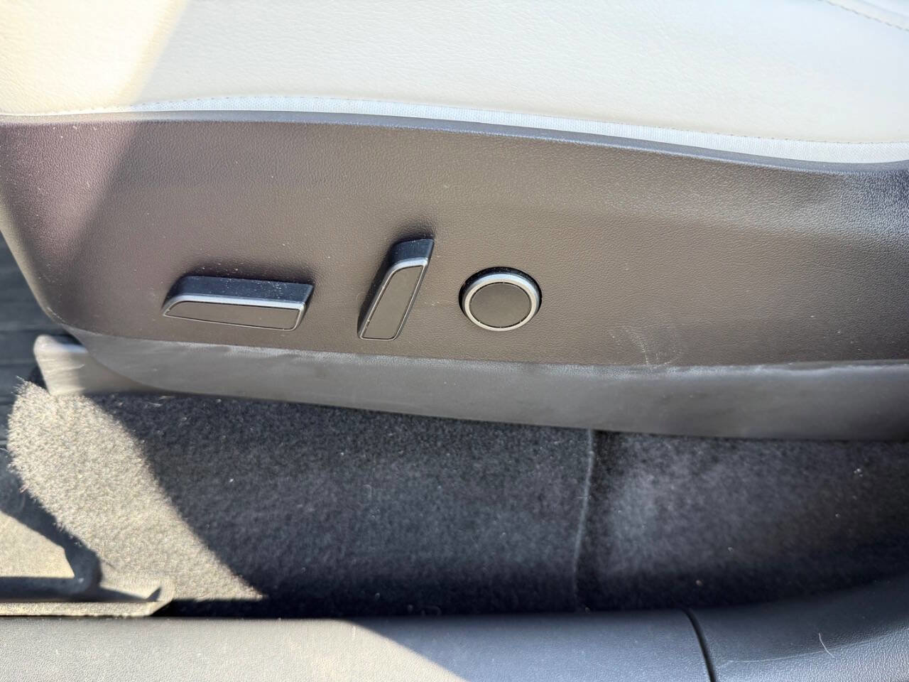 Used 2022 Tesla Model Y Performance image 22