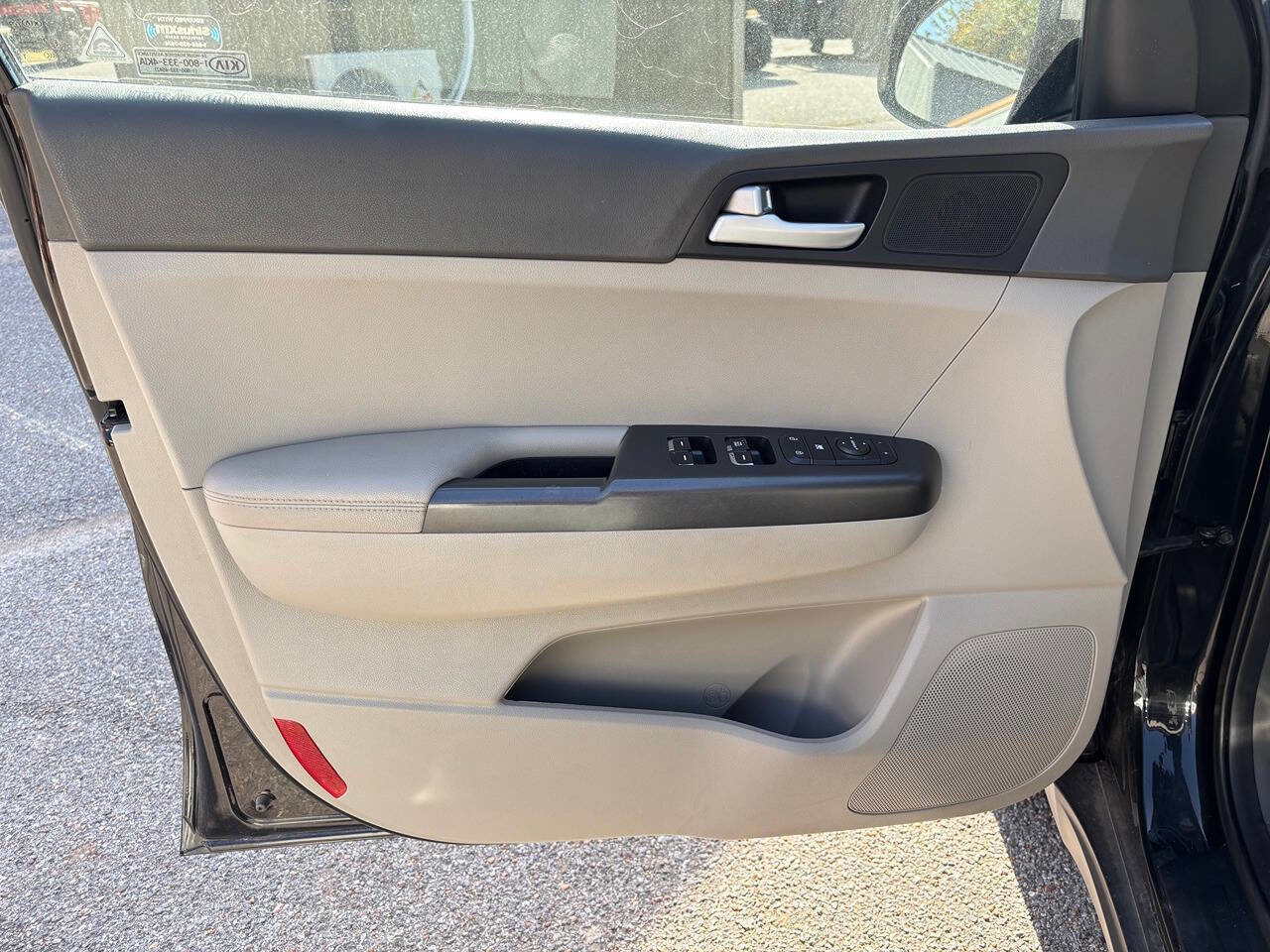 Used 2017 Kia Sportage LX image 9