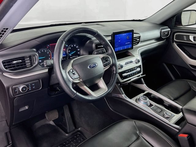 Used 2022 Ford Explorer XLT w/ Equipment Group 202A AWD/4WD image 36