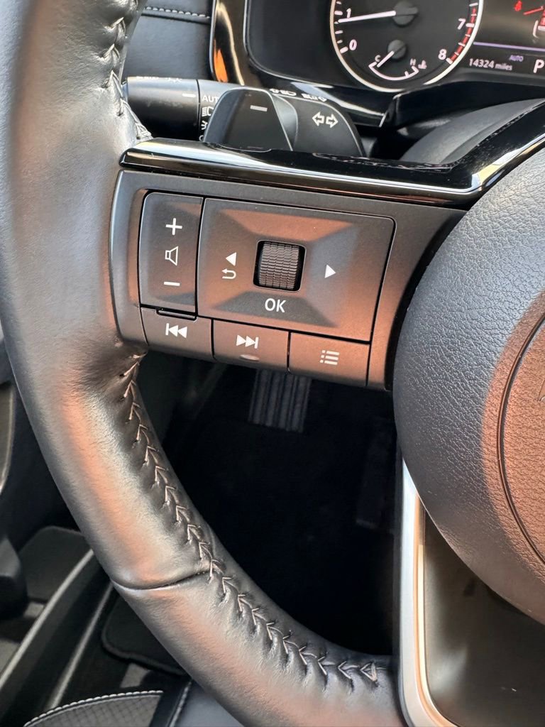 Used 2025 Nissan Pathfinder SL image 29