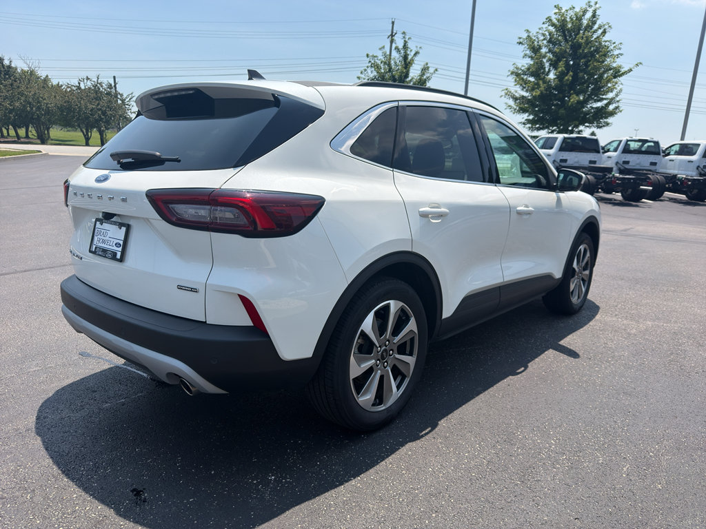 Used 2025 Ford Escape Platinum w/ Premium Technology Package AWD/4WD image 6