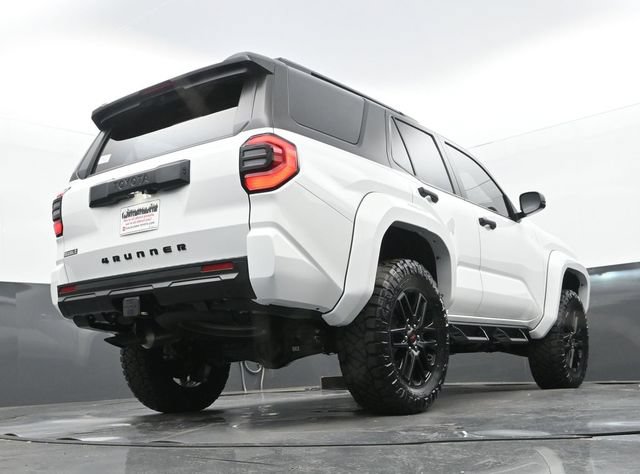 New 2026 Toyota 4Runner SR5 AWD/4WD image 25