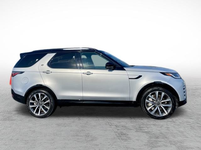 Certified 2024 Land Rover Discovery Dynamic SE image 4