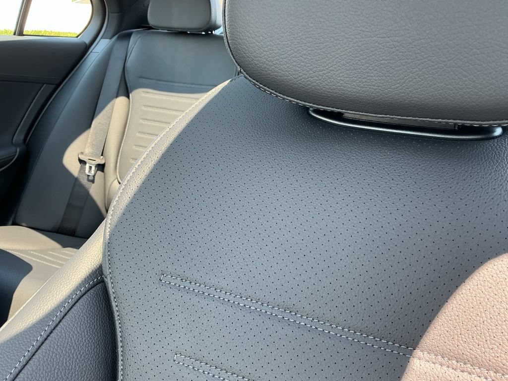 New 2026 Mercedes-Benz C 300 4MATIC Sedan image 13