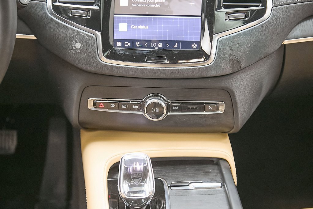 Certified 2023 Volvo XC90 B6 Ultimate w/ Protection Package Premier image 35