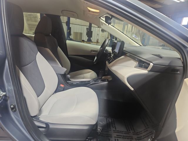 Used 2022 Toyota Corolla LE image 25