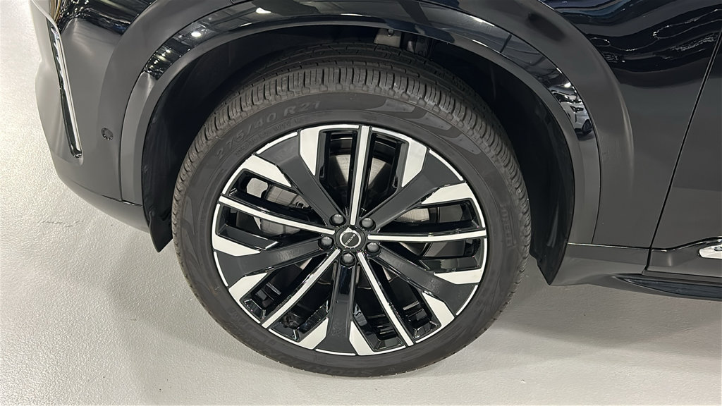 Used 2026 Volvo XC90 B6 Plus w/ Protection Package Premier AWD/4WD image 8