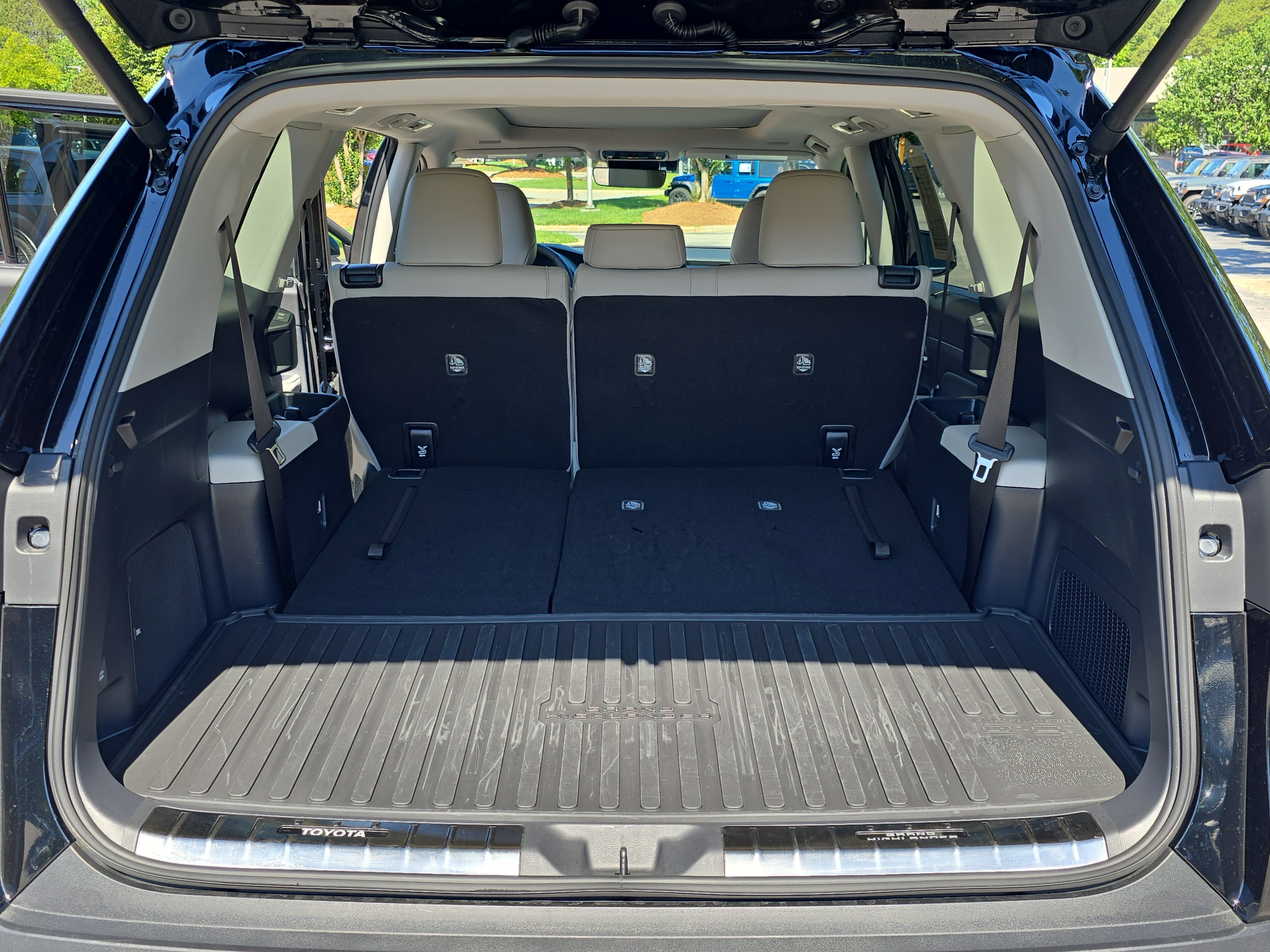 Used 2026 Toyota Grand Highlander AWD Hybrid image 14