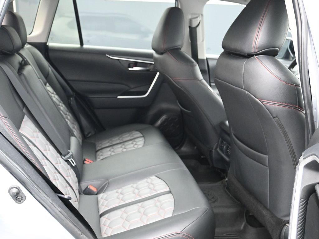 Used 2025 Toyota RAV4 XLE image 23