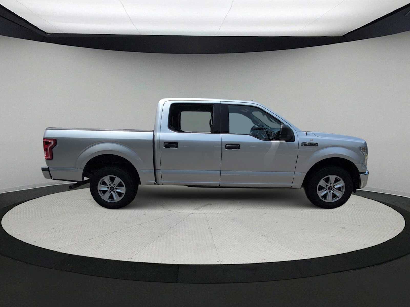 Used 2016 Ford F150 XLT RWD image 9