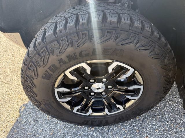 Used 2023 Chevrolet Silverado 1500 ZR2 AWD/4WD image 38