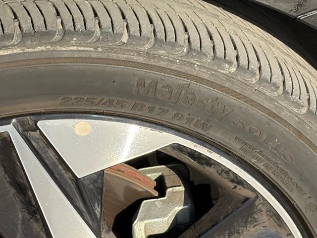 Used 2023 Hyundai Elantra Limited image 8