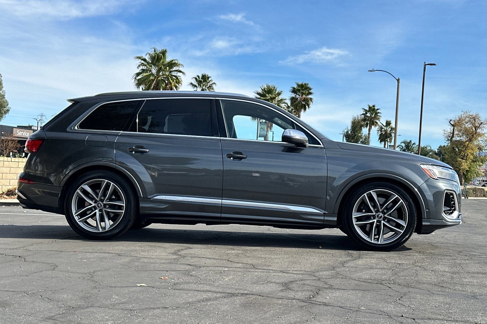 New 2025 Audi SQ7 Premium Plus image 3