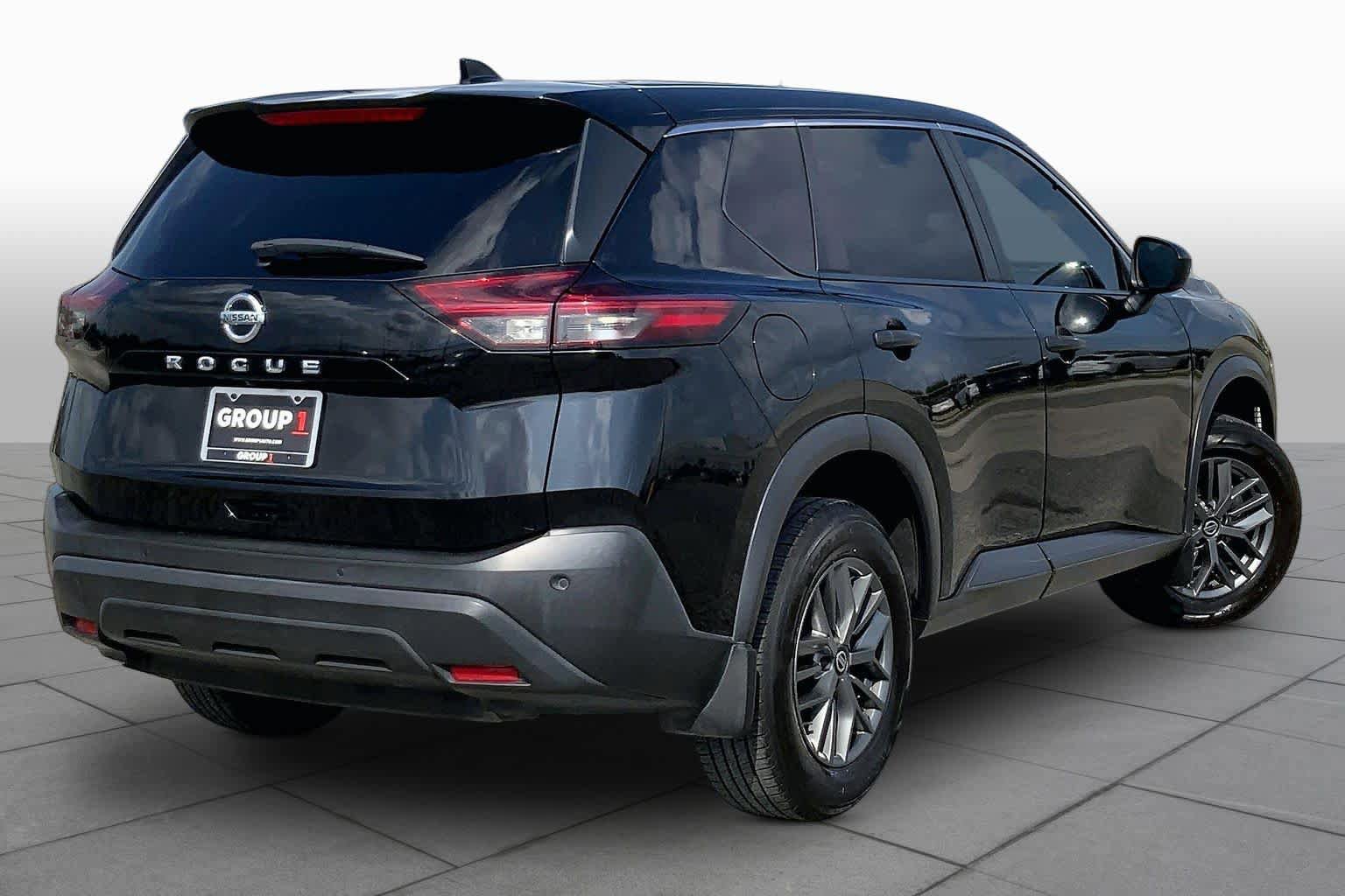 Used 2021 Nissan Rogue S FWD image 13