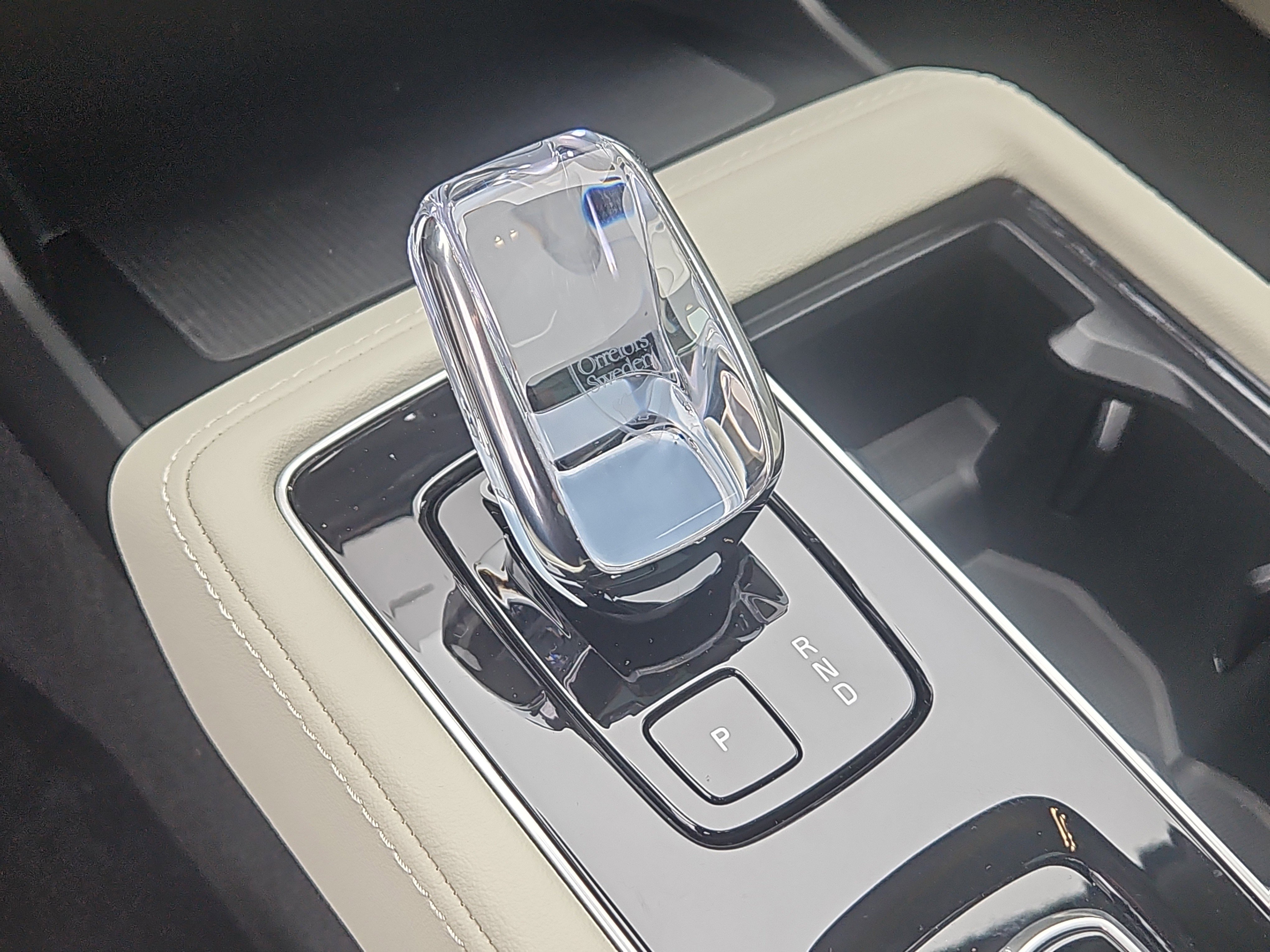 New 2026 Volvo XC90 B6 Ultra w/ Protection Package image 19