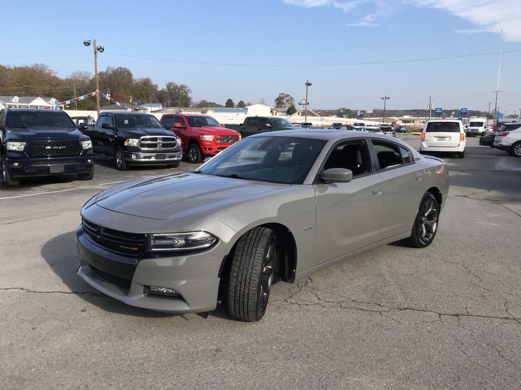 Used 2017 Dodge Charger R/T w/ Driver Confidence Group image 2