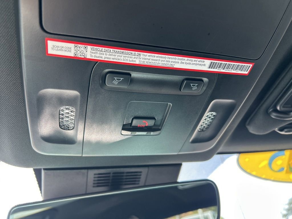 Used 2025 Toyota Camry SE w/ Convenience Package image 39