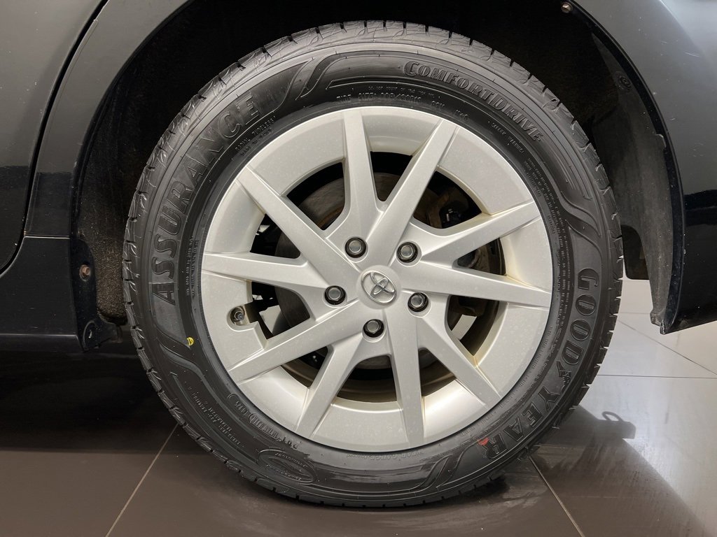 Used 2014 Toyota Prius V Three image 7