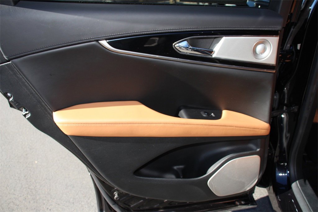 Certified 2023 Lincoln Nautilus Black Label w/ Class II Trailer Tow Package image 15