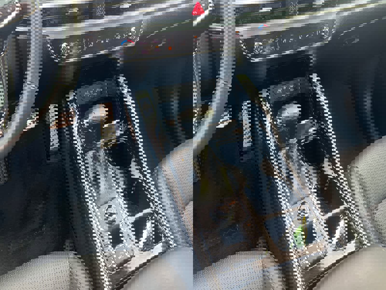 Certified 2024 Kia Sorento SX image 16