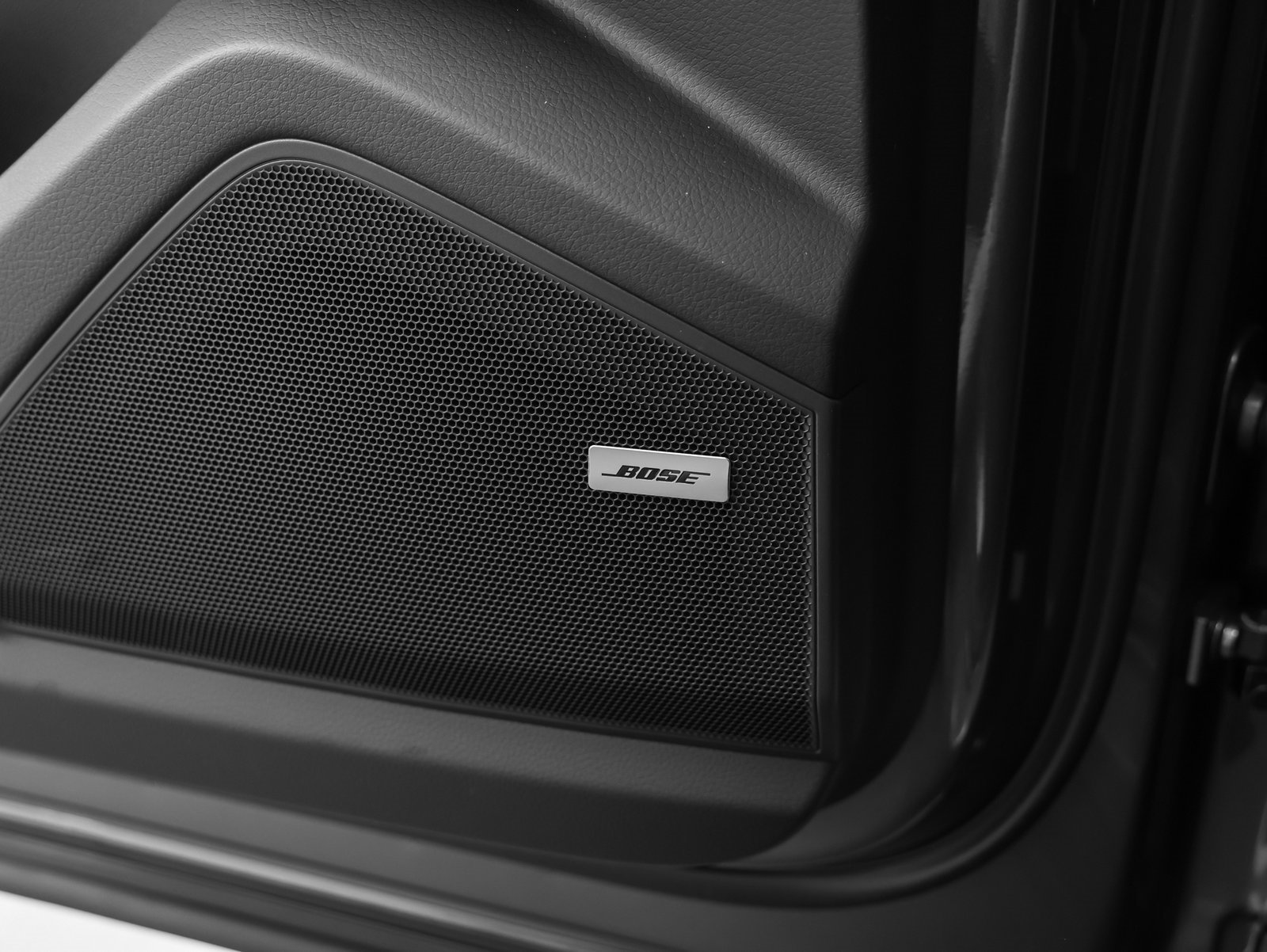 Certified 2025 Porsche Cayenne image 32