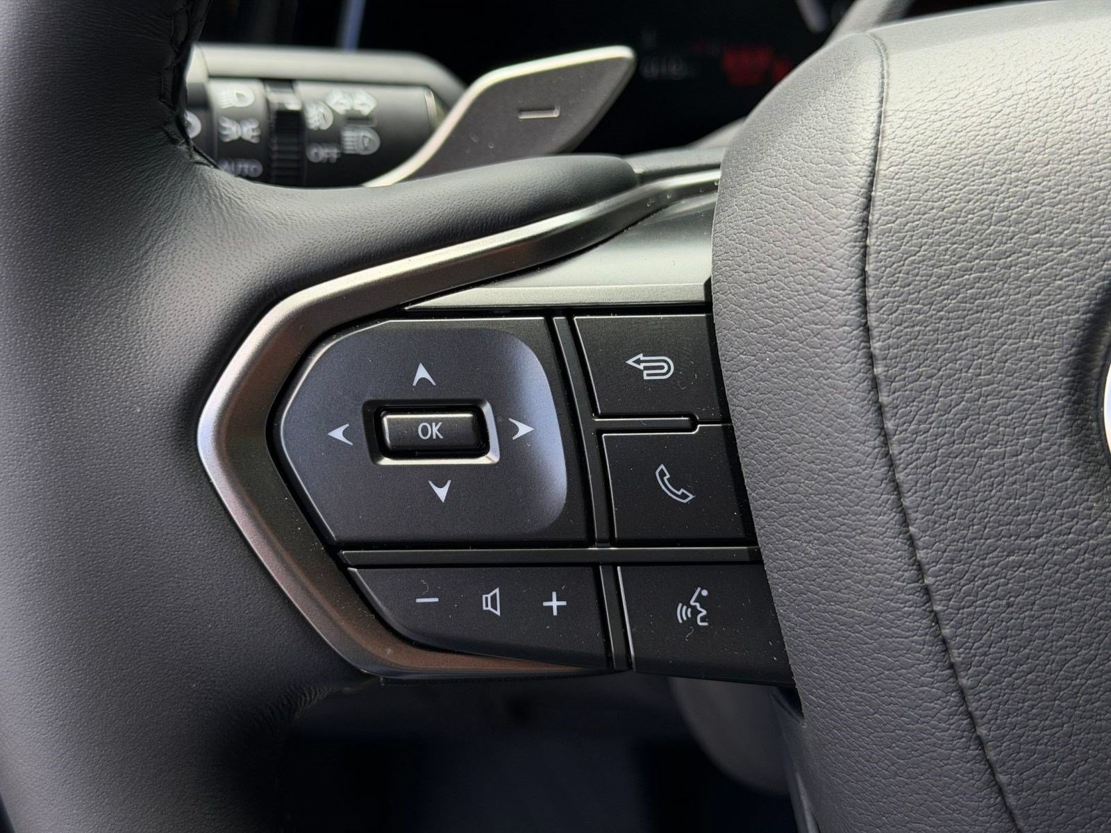 Used 2025 Lexus RX 350 F Sport w/ Convenience Package AWD/4WD image 26