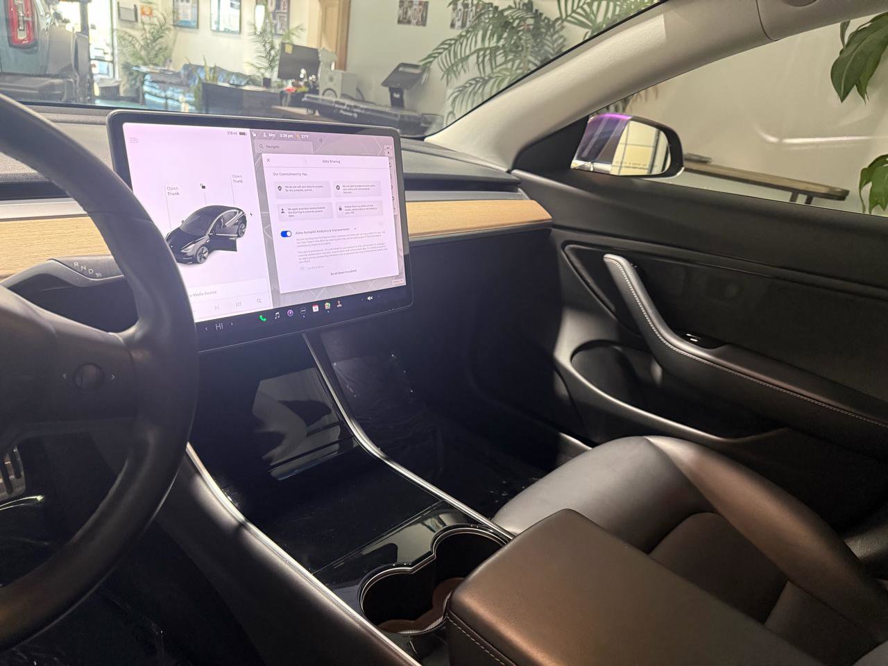 Used 2018 Tesla Model 3 Long Range image 11