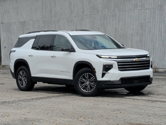 Used 2025 Chevrolet Traverse LT AWD/4WD image 12