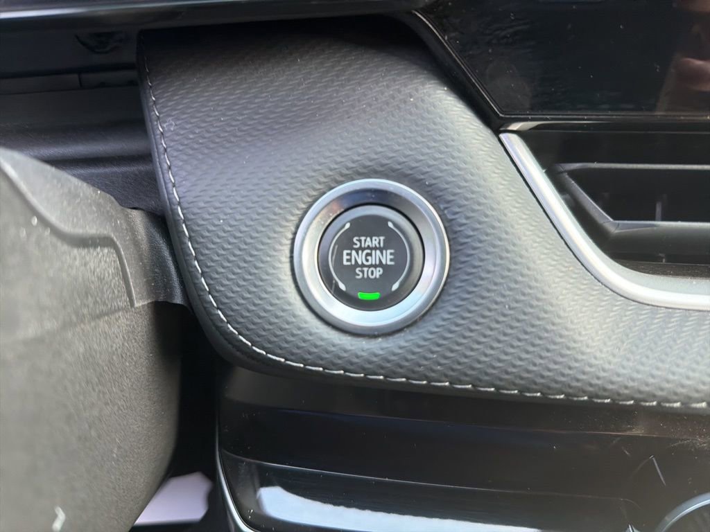 Used 2025 Chevrolet Equinox LT image 24