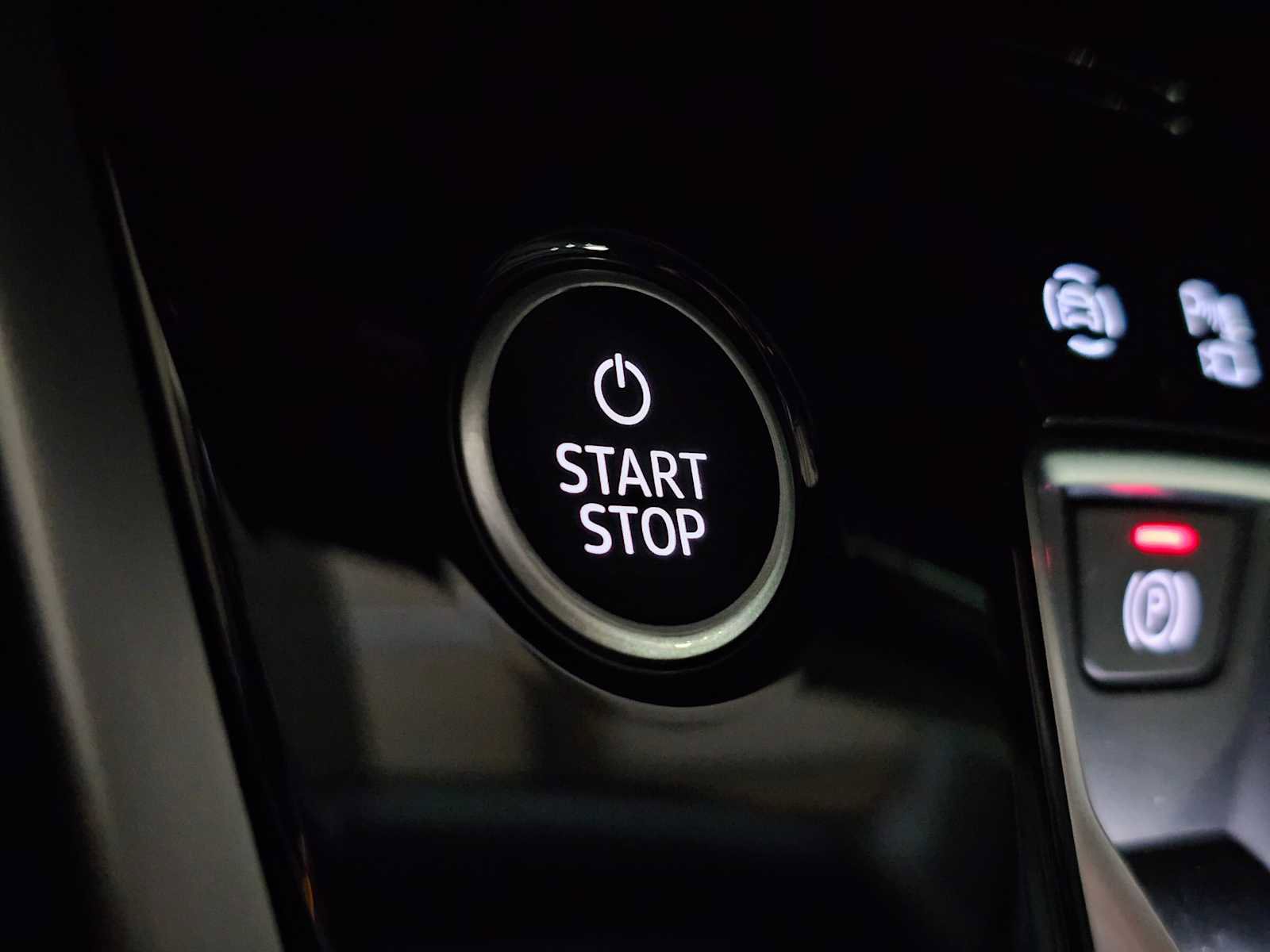 Used 2024 Audi Q4 e-tron Premium Plus image 33