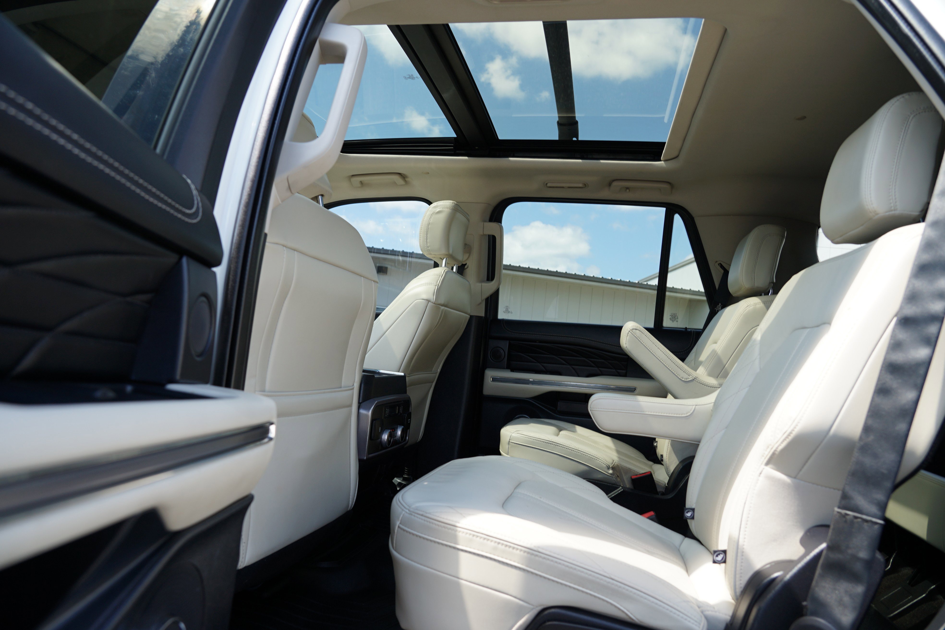 Used 2021 Ford Expedition Platinum image 21