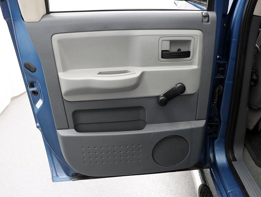 Used 2005 Dodge Dakota ST RWD image 24