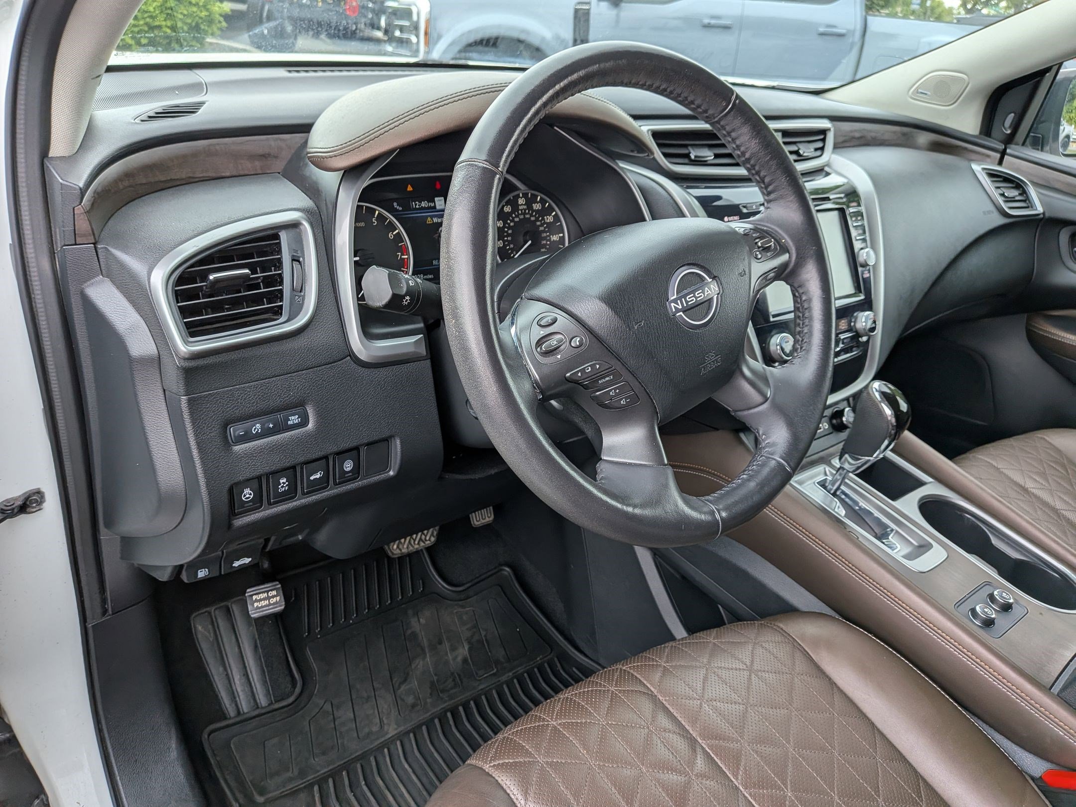 Used 2023 Nissan Murano Platinum AWD/4WD image 16