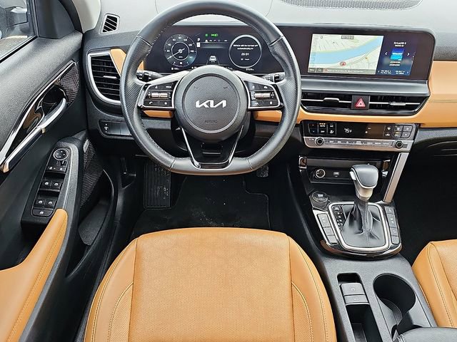 Used 2024 Kia Seltos SX w/ SX Sunroof Package image 12