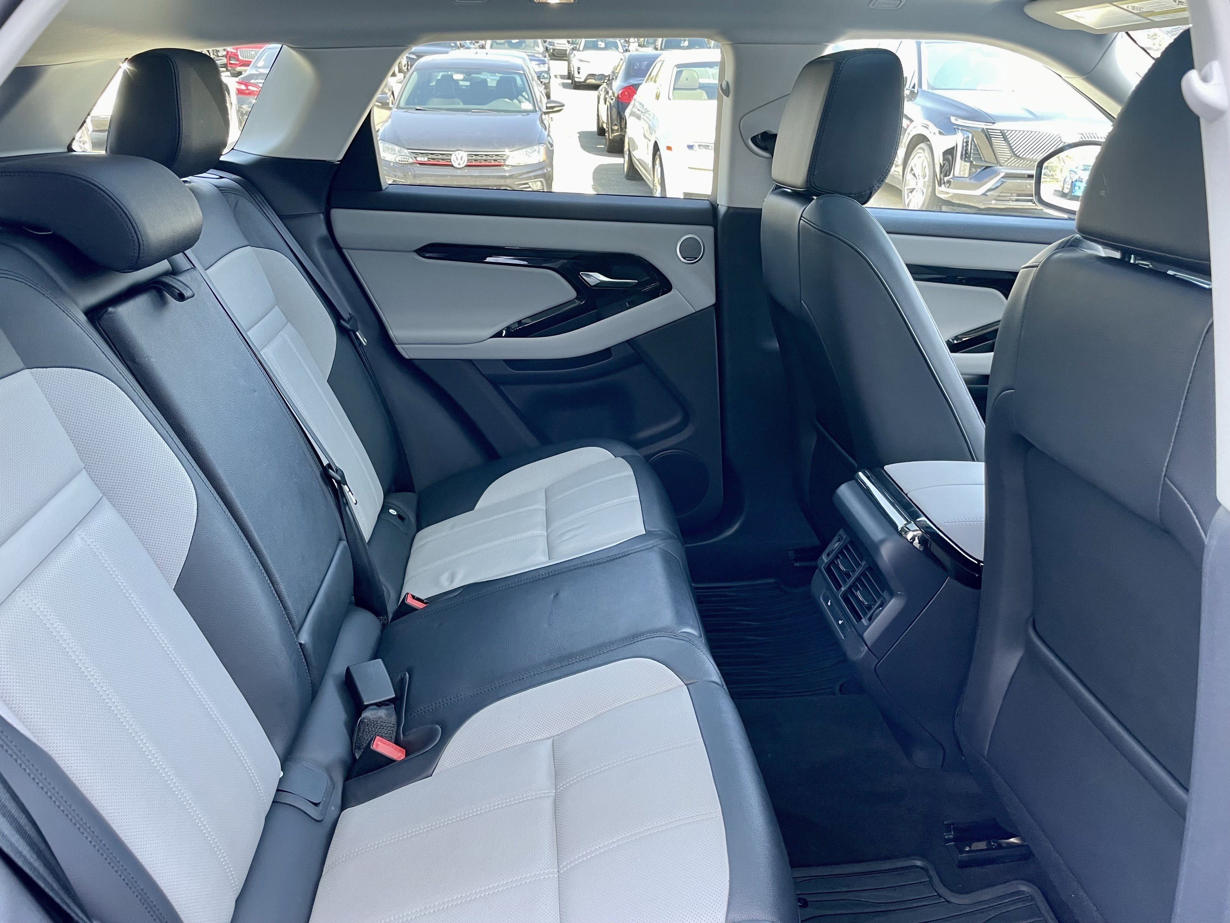 Used 2024 Land Rover Range Rover Evoque Dynamic SE image 31