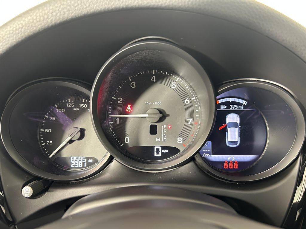 Certified 2025 Porsche Macan AWD/4WD image 20