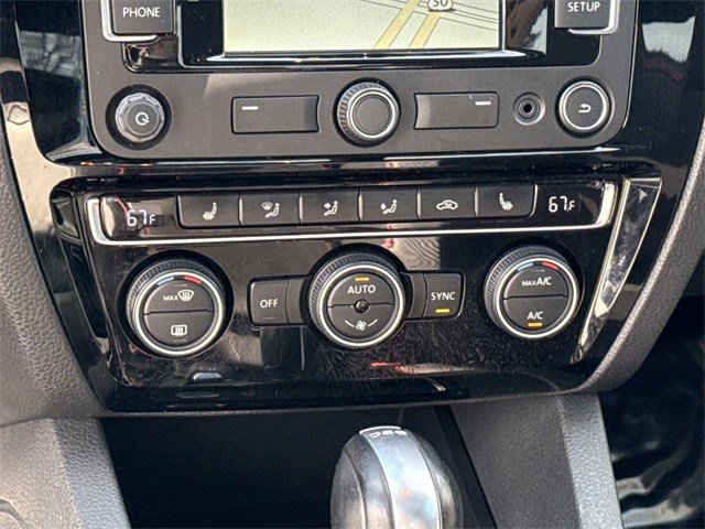 Used 2015 Volkswagen Jetta GLI SEL image 22