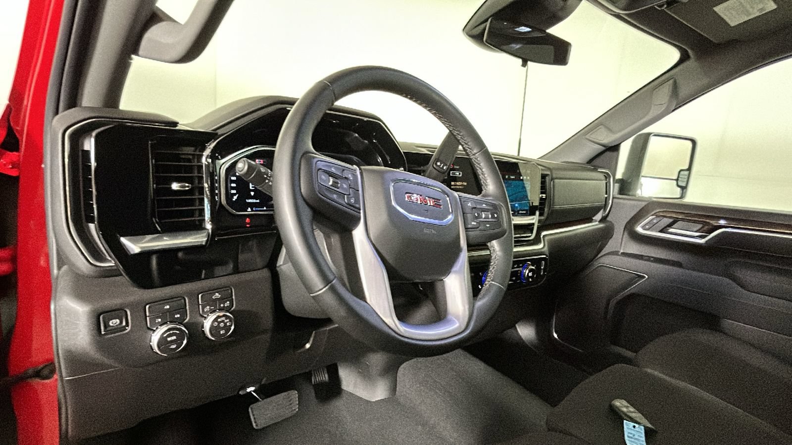Used 2026 GMC Sierra 2500 SLE w/ SLE Value Package; AWD/4WD image 16