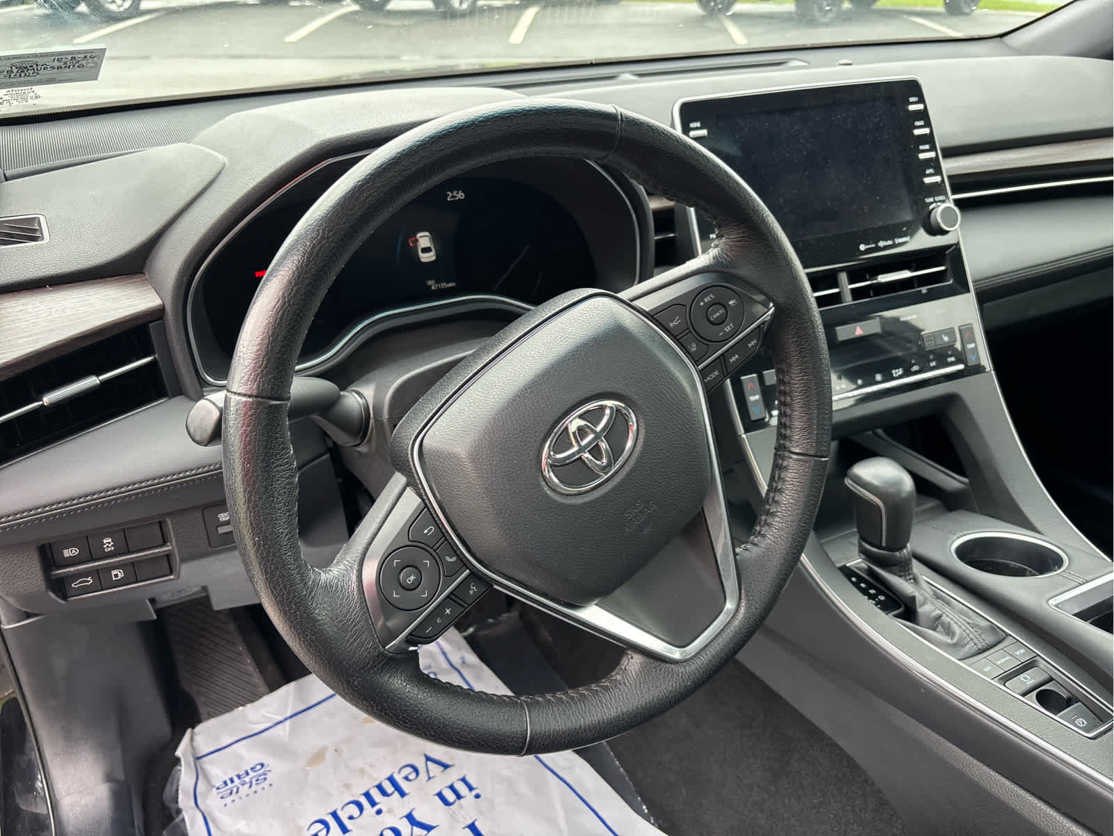 Used 2021 Toyota Avalon XLE w/ Moonroof Package FWD image 14