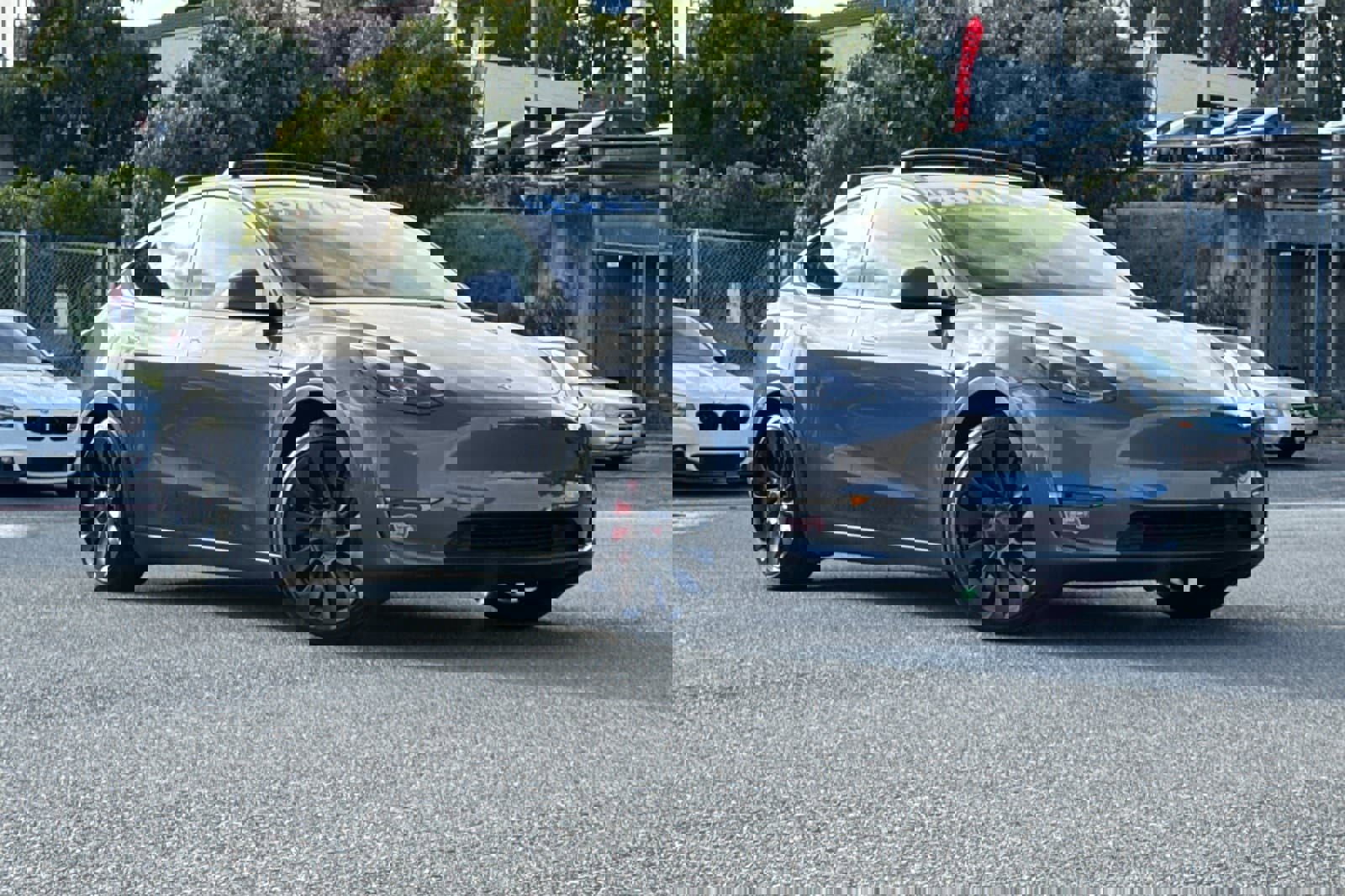 Used 2023 Tesla Model Y Performance image 2