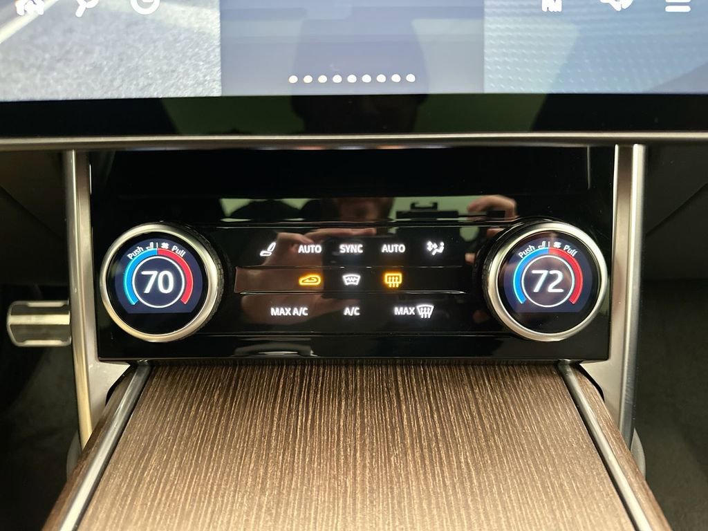 Certified 2023 Land Rover Range Rover SE image 25